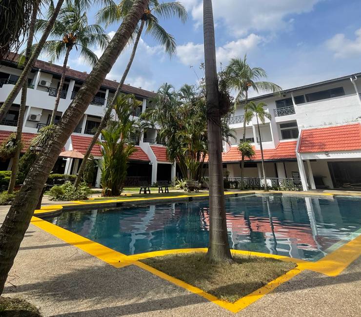 swimming-pool